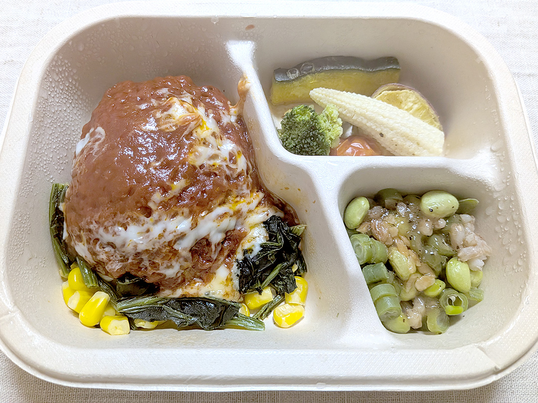 チーズとろける完熟トマトハンバーグ | 枝豆ガーリックペッパー | 温野菜サラダ